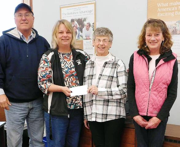 IHS Alumni donate to 'Save Our Stairs'